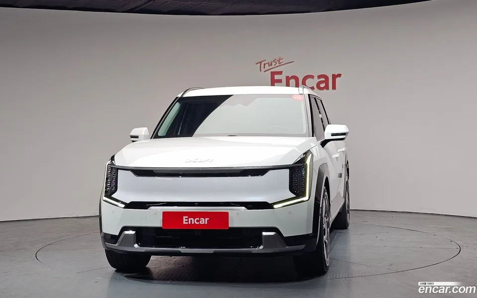 Kia EV9 4WD 2023 — миниатюра 2