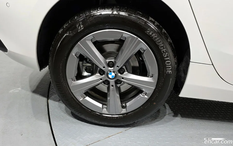 BMW 2 Series Active Tourer 220i 2025 — миниатюра 2