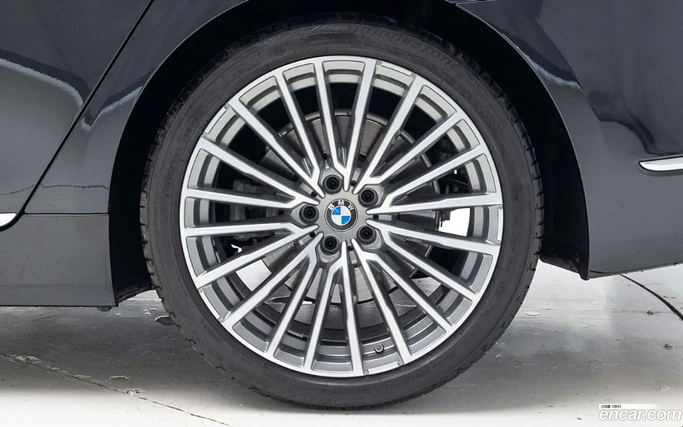 BMW 7 Series 740i 2022 — миниатюра 5