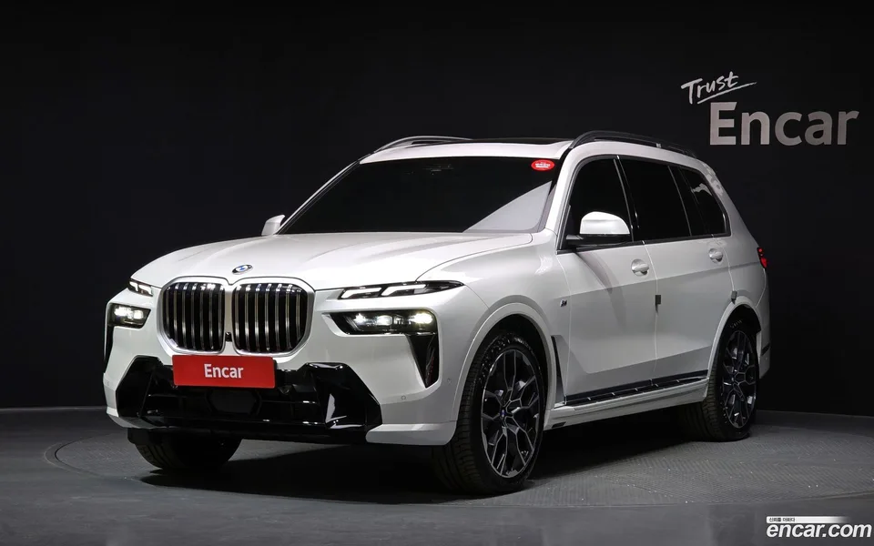 BMW X7 xDrive 40i M 6 2025 — фото 1, купить с доставкой в Москву