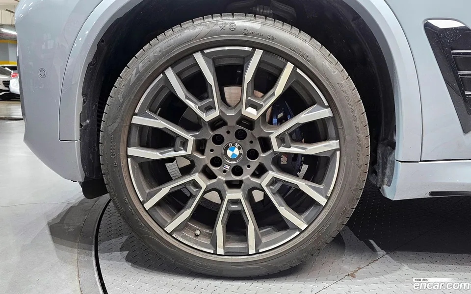 BMW X5 xDrive 40i M 2025 — миниатюра 2