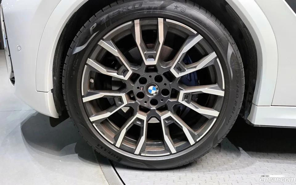 BMW X6 xDrive40i M 2025 — миниатюра 2
