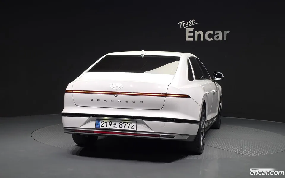 Hyundai Grandeur Hybrid 2023 — миниатюра 4