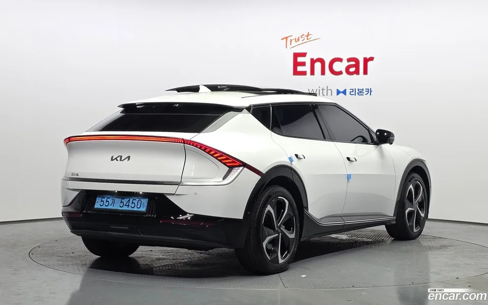 Kia EV6 2022 — миниатюра 2