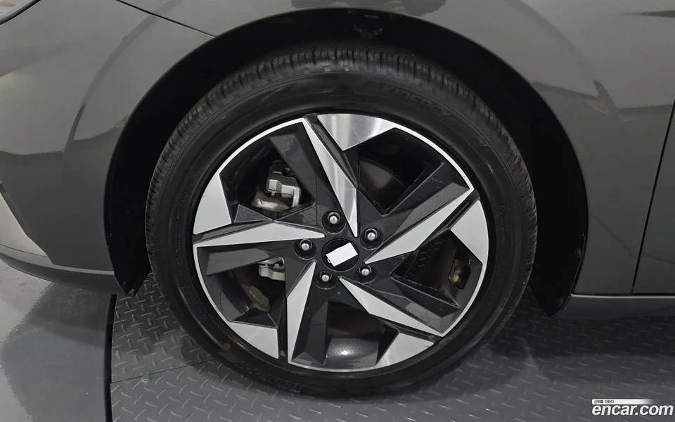 Hyundai Avante 1.6 2022 — миниатюра 2