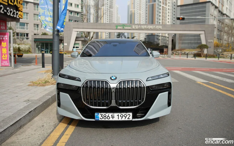 BMW 7 Series 740d xDrive M 2025 — миниатюра 3
