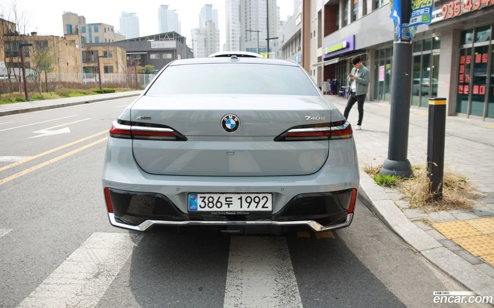 BMW 7 Series 740d xDrive M 2025 — миниатюра 4