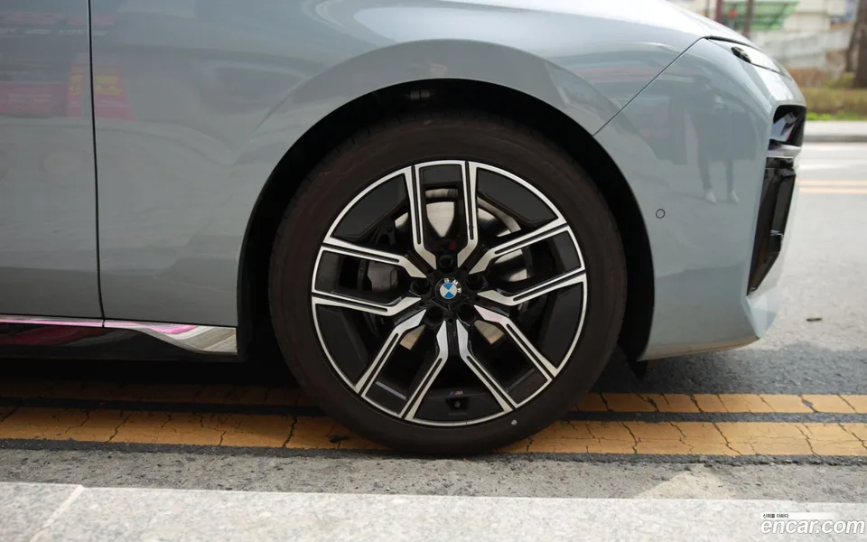 BMW 7 Series 740d xDrive M 2025 — миниатюра 5
