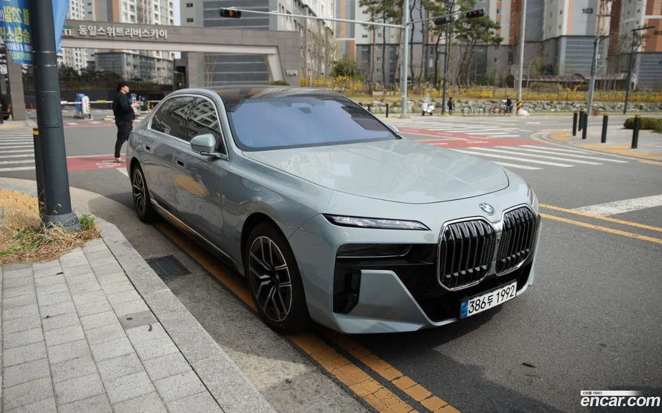 BMW 7 Series 740d xDrive M 2025 — фото 1, купить с доставкой в Москву