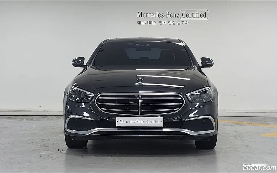 Mercedes-Benz E-Class E300e 4MATIC 2022 — миниатюра 3