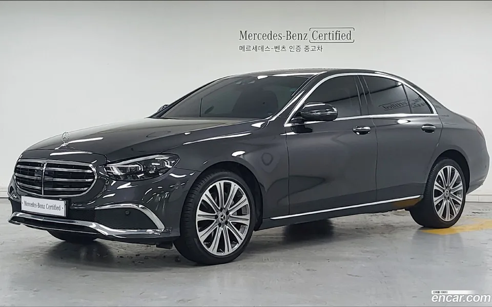 Mercedes-Benz E-Class E300e 4MATIC 2022 — фото 1, купить с доставкой в Москву