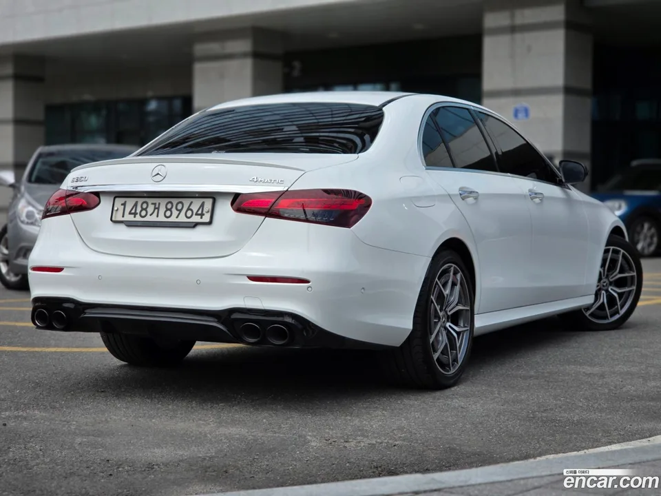 Mercedes-Benz E-Class E220d 4MATIC AMG Line 2022 — миниатюра 4