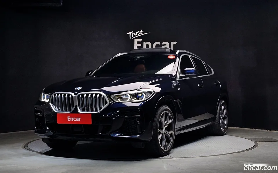 BMW X6 xDrive40i M 2022 — фото 1, купить с доставкой в Москву