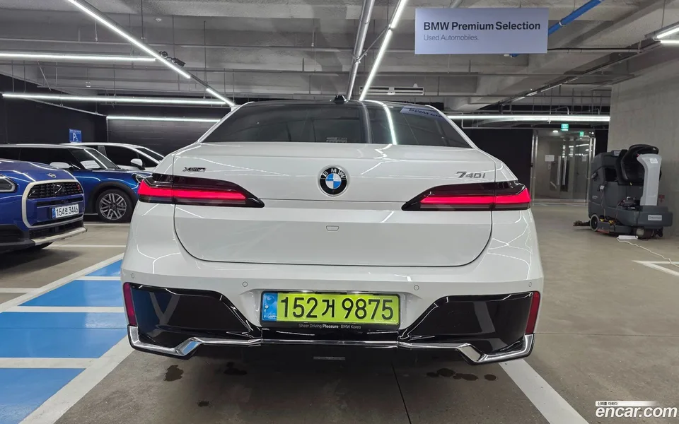 BMW 7 Series 740i xDrive M 2024 — миниатюра 4