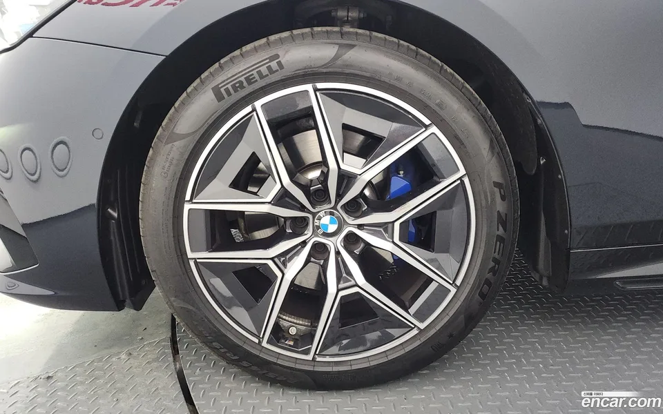 BMW 5 Series 520i M 2024 — миниатюра 5