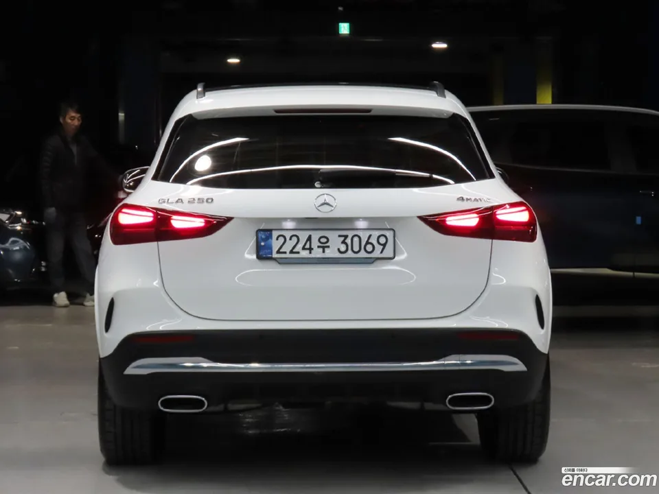 Mercedes-Benz GLA-Class GLA250 4MATIC 2024 — миниатюра 4
