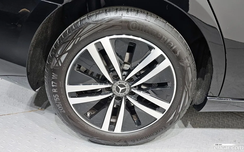 Mercedes-Benz A-Class A220 2022 — миниатюра 2