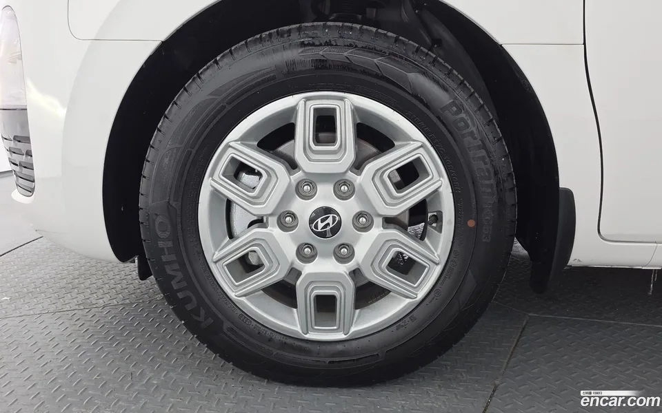 Hyundai Staria L3.5 3 2025 — миниатюра 2