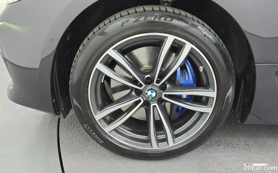BMW 6 Series GT 620d xDrive M 2023 — миниатюра 5