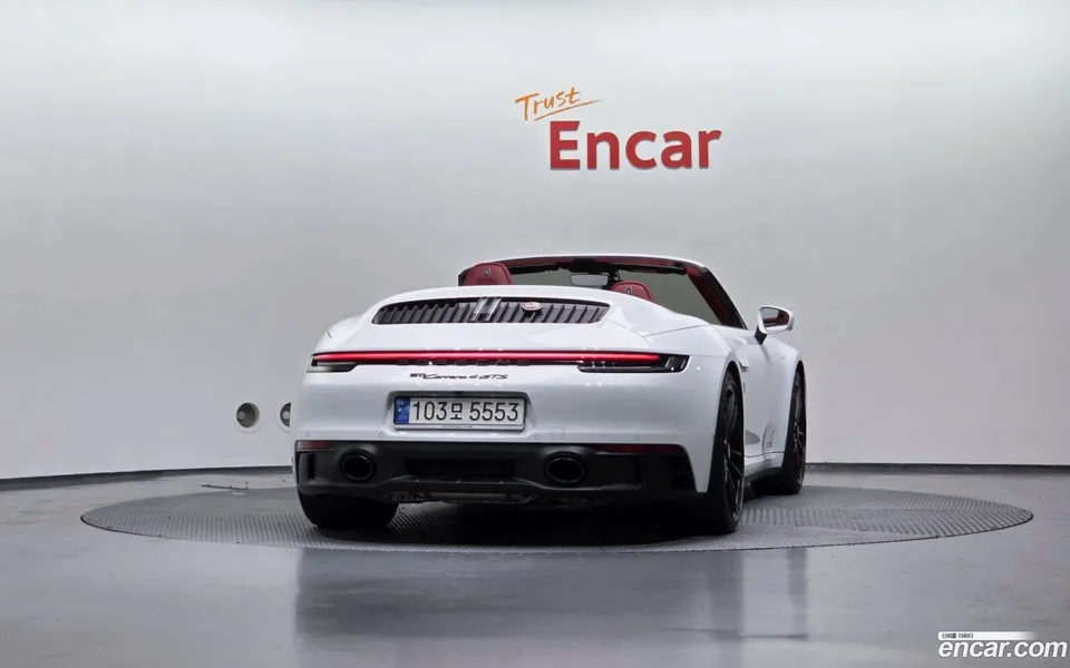 Porsche 911 (992) 4 GTS 2023 — миниатюра 4