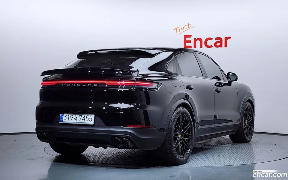 Porsche Cayenne 3.0 2023 — миниатюра 2