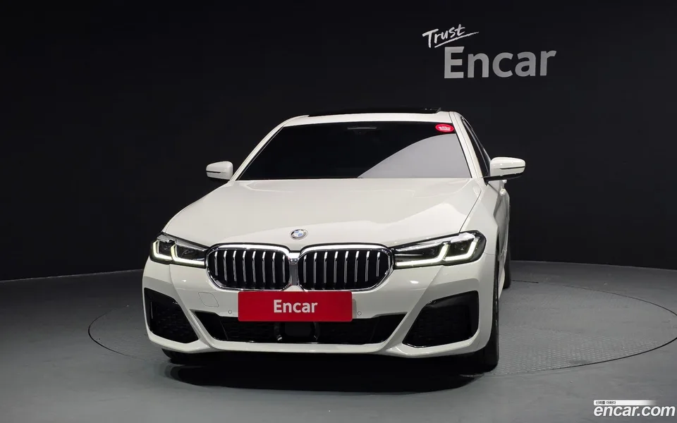 BMW 5 Series 530i xDrive M 2022 — миниатюра 3