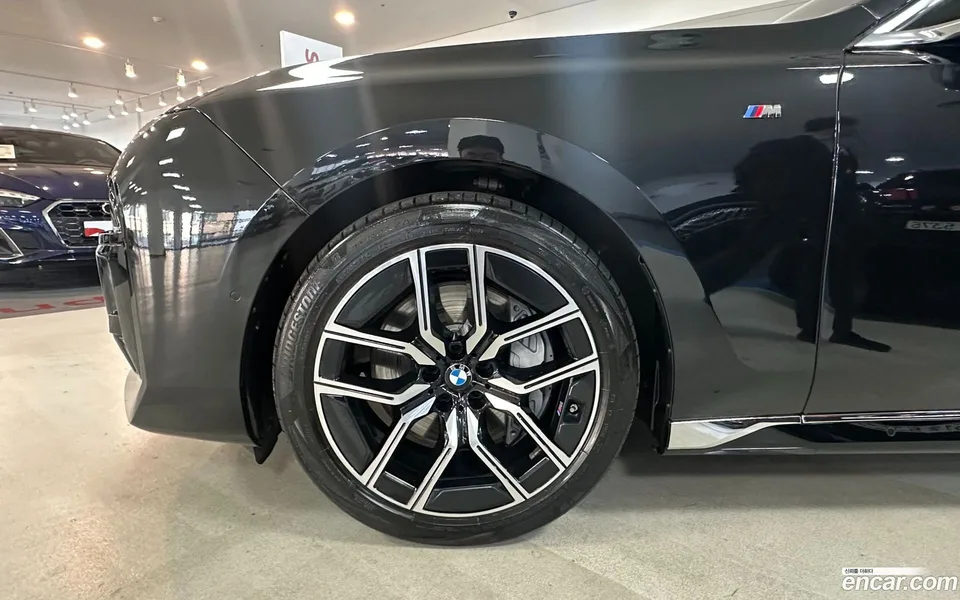 BMW 7 Series 740i xDrive M 2024 — миниатюра 2