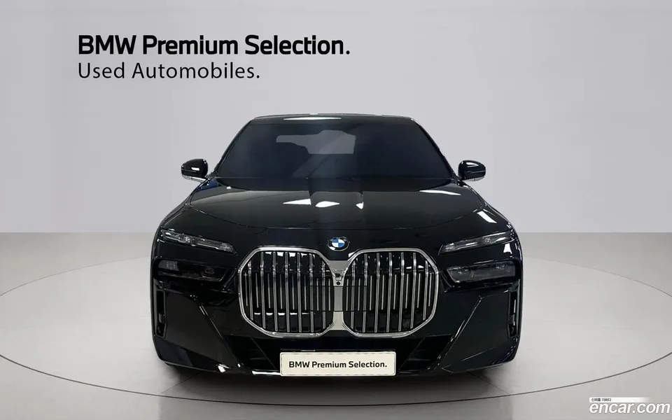 BMW 7 Series 740i xDrive M 2024 — миниатюра 3