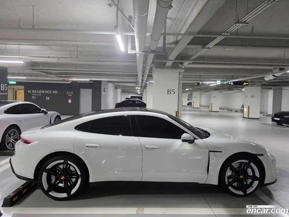 Porsche Taycan 4S 2024 — миниатюра 3
