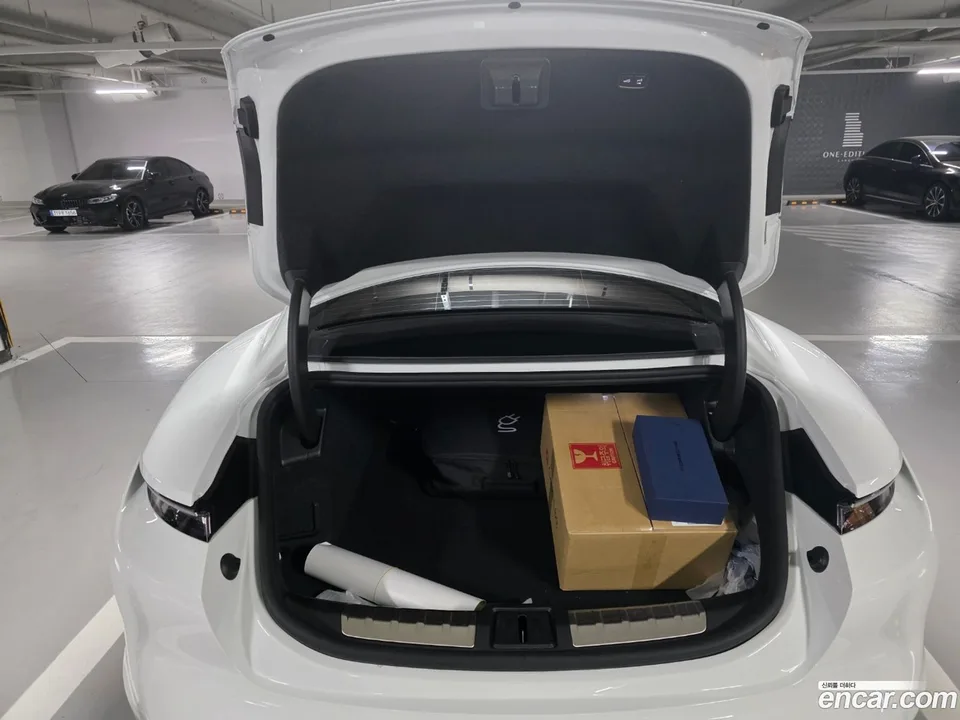 Porsche Taycan 4S 2024 — миниатюра 5