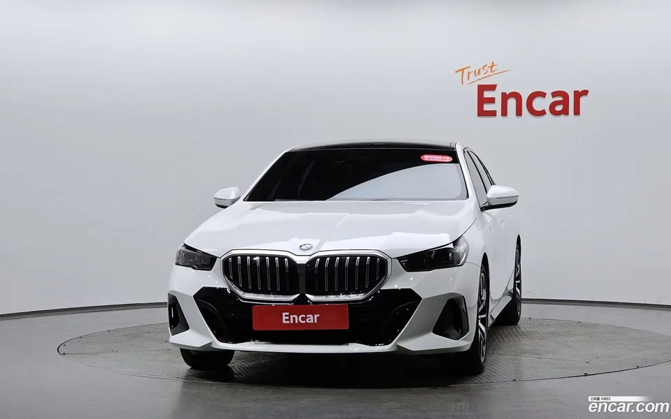 BMW 5 Series 530i xDrive M 2025 — миниатюра 3