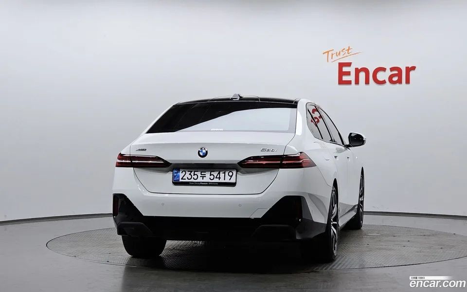 BMW 5 Series 530i xDrive M 2025 — миниатюра 4