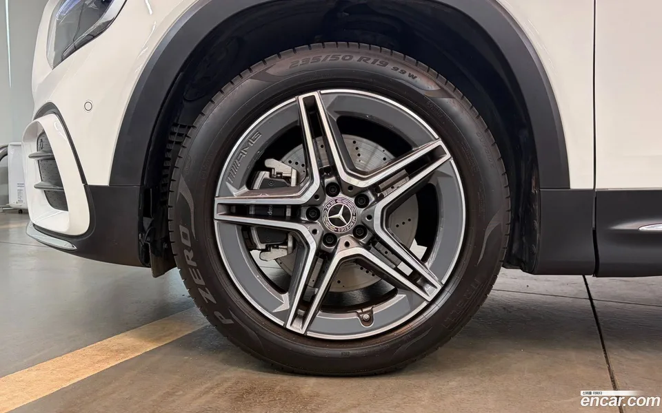 Mercedes-Benz GLB-Class GLB250 4MATIC 2025 — миниатюра 5