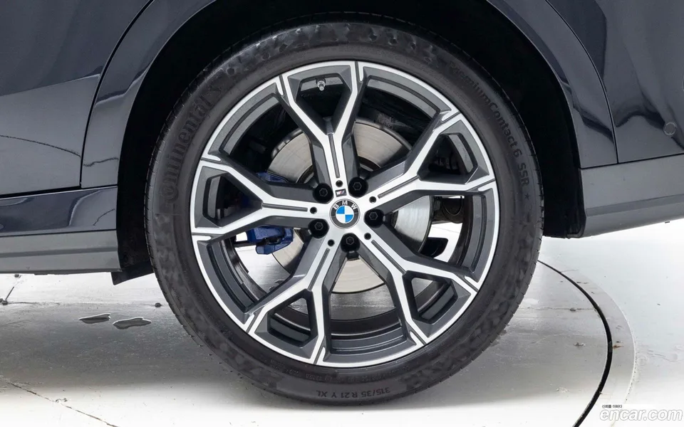 BMW X6 xDrive40i M 2022 — миниатюра 2