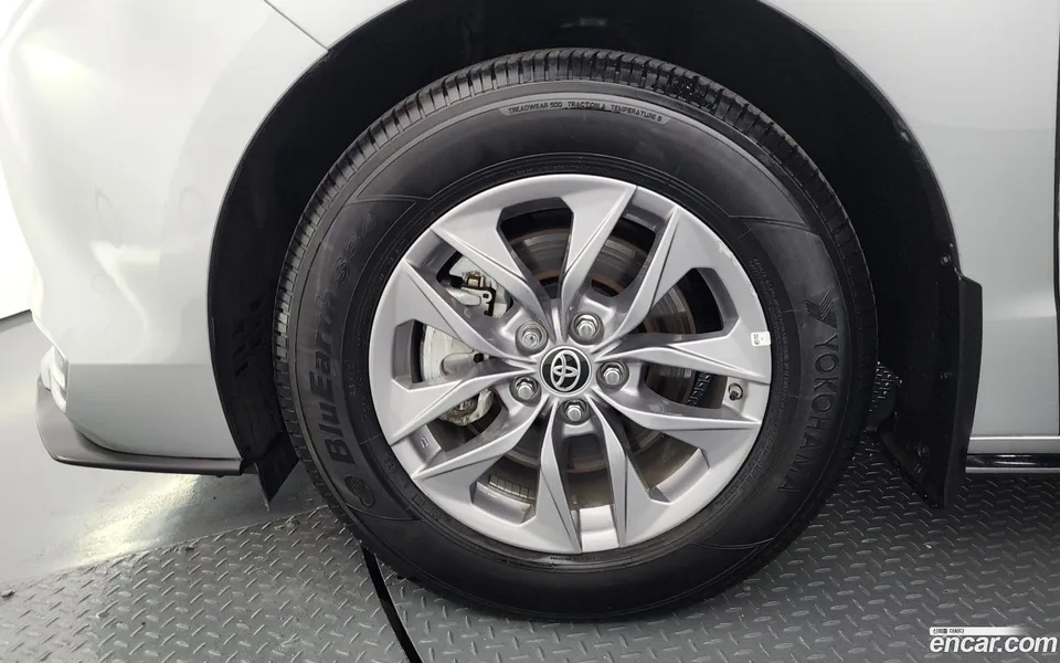 Toyota Sienna 2.5 AWD 2022 — миниатюра 2
