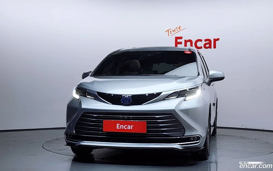 Toyota Sienna 2.5 AWD 2022 — миниатюра 3