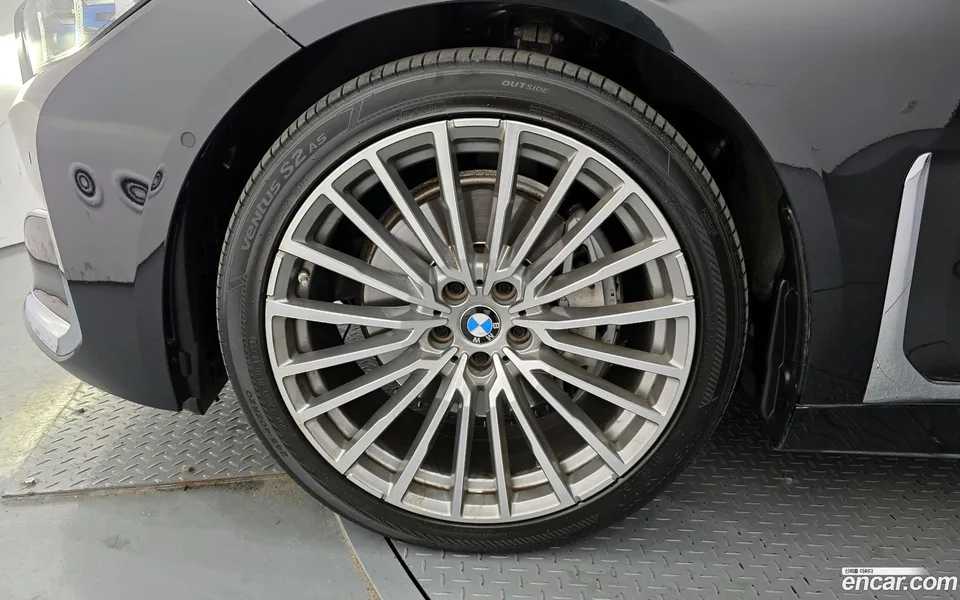 BMW 7 Series 740Li xDrive 2022 — миниатюра 2