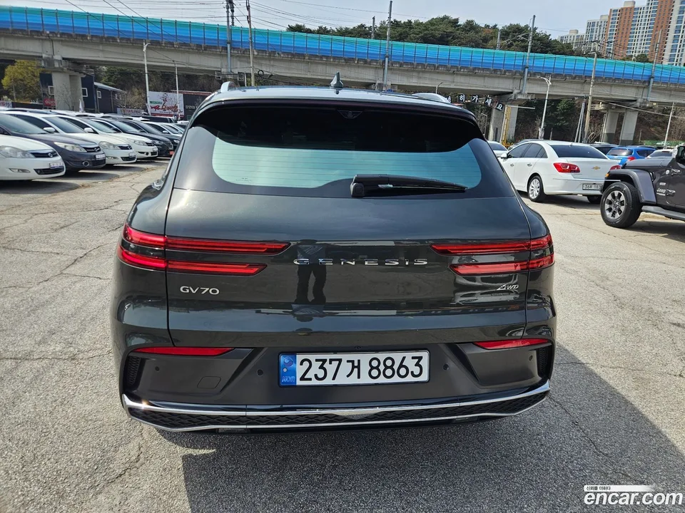 Genesis GV70 2.5T AWD 2024 — миниатюра 4