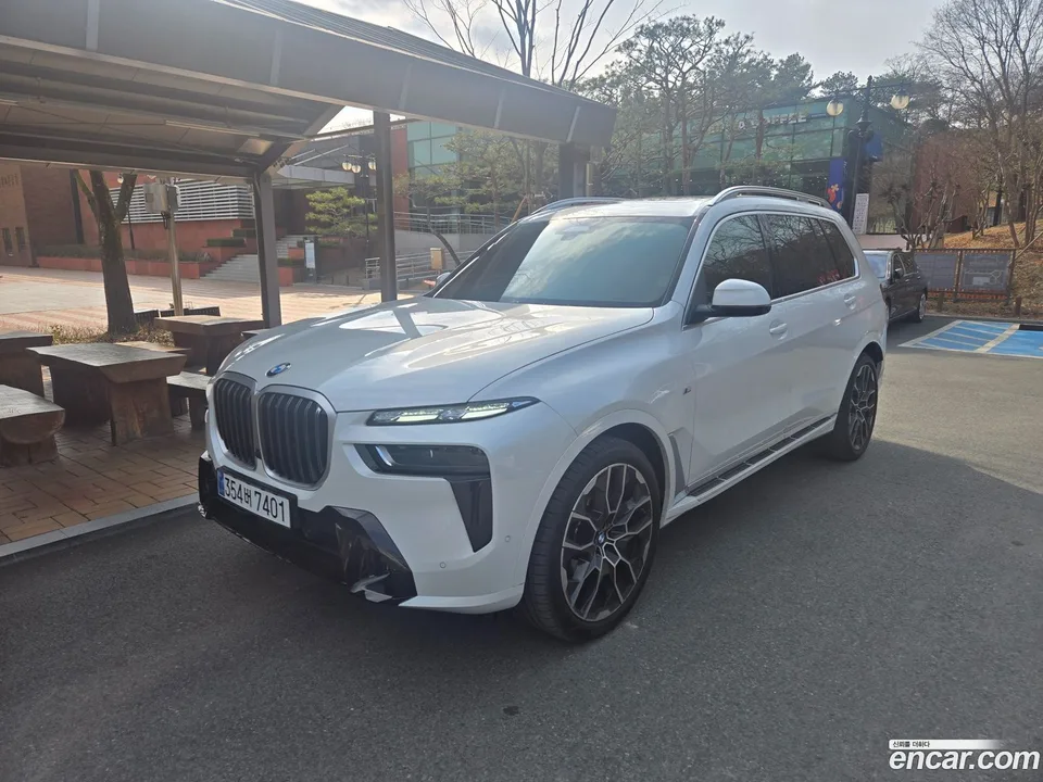 BMW X7 xDrive 40d M 6 2025 — фото 1, купить с доставкой в Москву