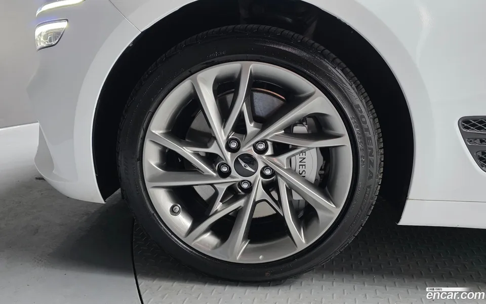 Genesis G70 2.5T 2WD 2025 — миниатюра 2