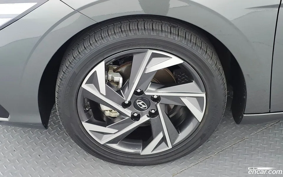 Hyundai Avante CN7 1.6 2024 — миниатюра 2