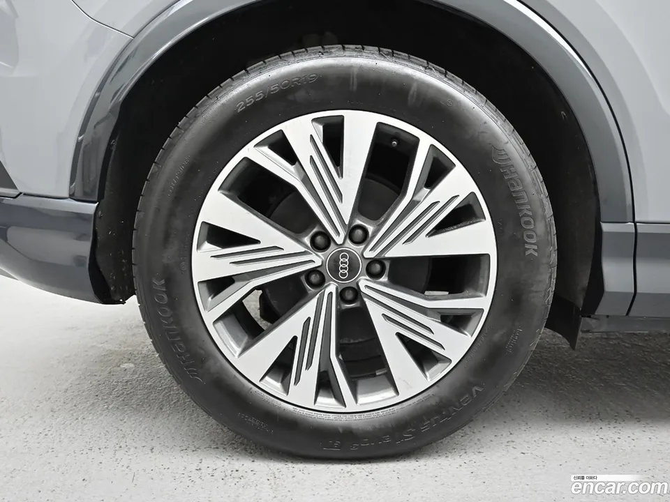 Audi Q4 e-tron 45 2024 — миниатюра 5