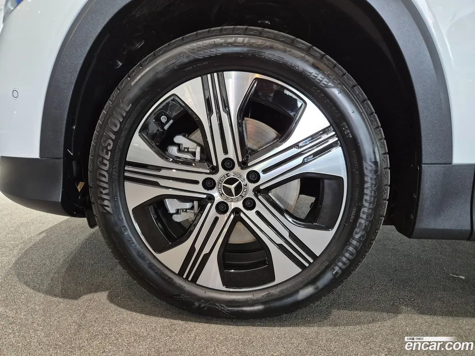 Mercedes-Benz EQB EQB300 4MATIC 2025 — миниатюра 5