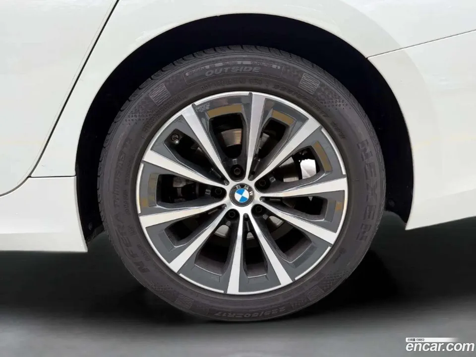 BMW 3 Series 320i 2023 — миниатюра 2