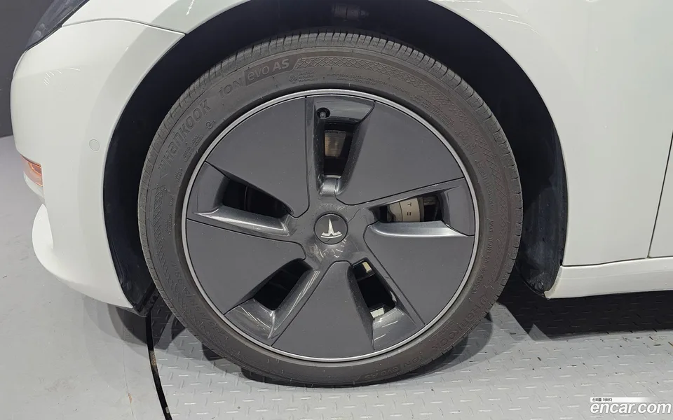 Tesla Model 3 AWD 2022 — миниатюра 5