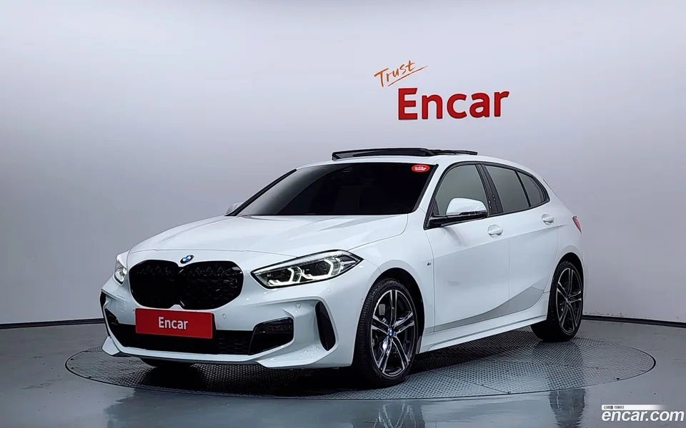BMW 1 Series 120i M 2023 — фото 1, купить с доставкой в Москву