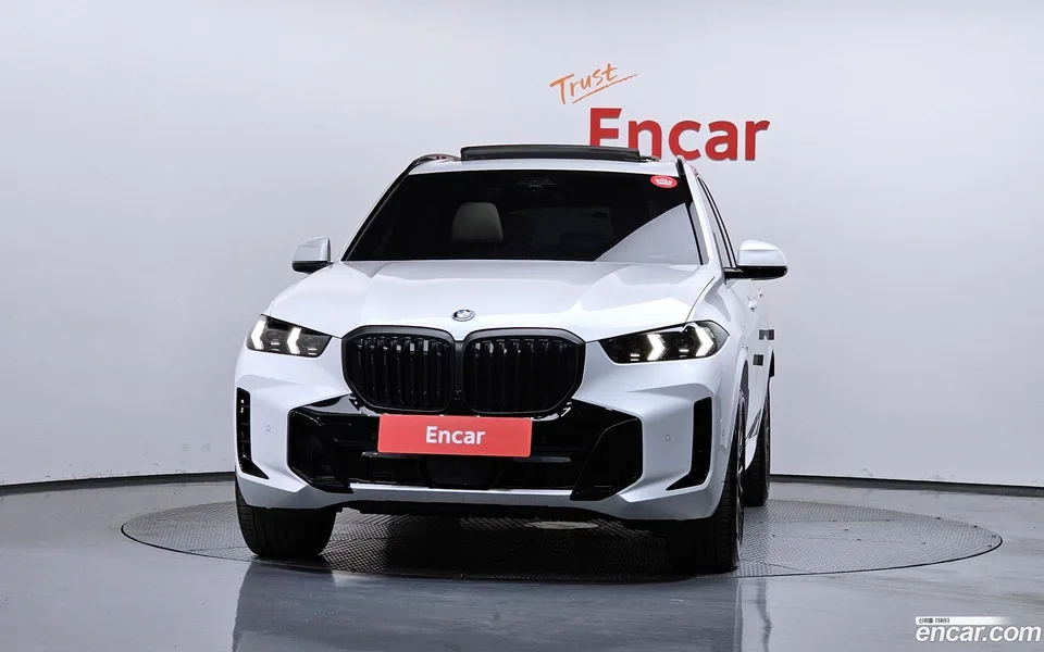 BMW X5 xDrive 50e M 2025 — миниатюра 3