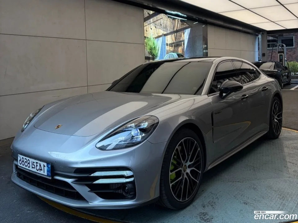 Porsche Panamera (971) 2.9 AWD E- 2022 — фото 1, купить с доставкой в Москву