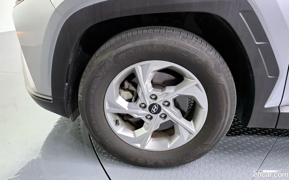 Hyundai Tucson 2.0 2WD 2023 — миниатюра 2