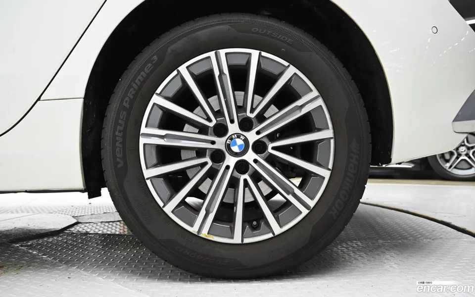 BMW 2 Series Active Tourer 220i 2024 — миниатюра 2